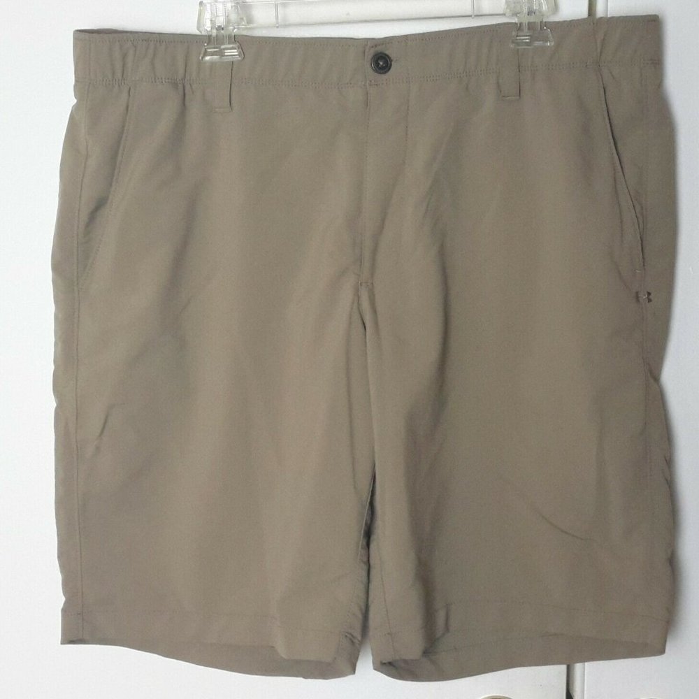 UNDER ARMOUR Men's Short Size 40